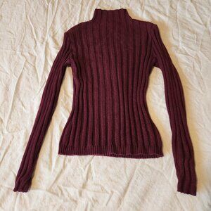 Burgundy-wine soft-fitting turtle neck sweater